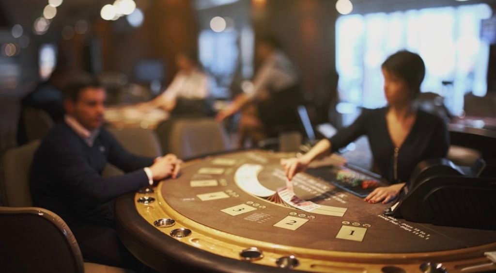 how to become casino dealer