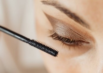 Can You Wear Mascara with a Lash Lift