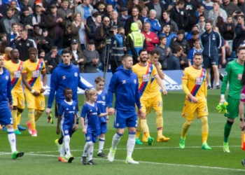 Gallagher shines as Chelsea rally to beat Palace