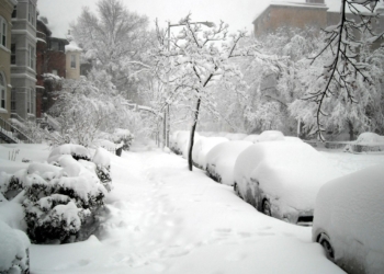 New York City braces for heavy snowfall and coastal flooding