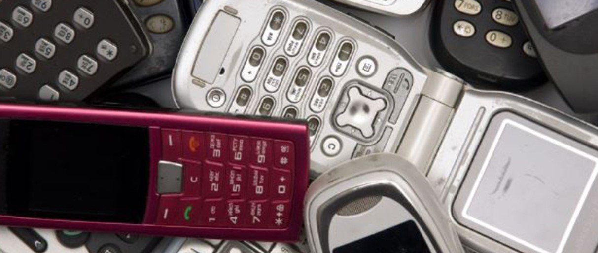 The Rise of Dumbphones: Why Some People Are Choosing Simplicity Over Smartphones
