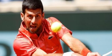 Novak Djokovic Begins 25th Slam Bid with Uneven 1st-Round Win