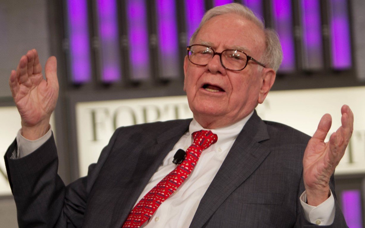 Warren Buffett’s Strategic Reveal: A $10 Billion Investment Unveiled