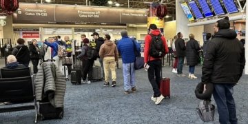 Milwaukee Mitchell International Airport summer travel crowd