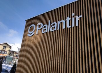 Palantir AI stock chart growth