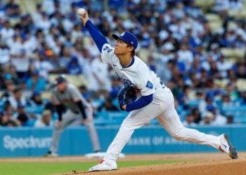 yoshinobu yamamoto los angeles dodgers pitch 2025