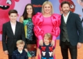 Kelly Clarkson and Brandon Blackstock with children