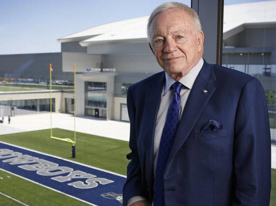 dallas cowboys jerry jones sideline 2025