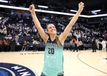 sabrina ionescu vs rae burrell wnba