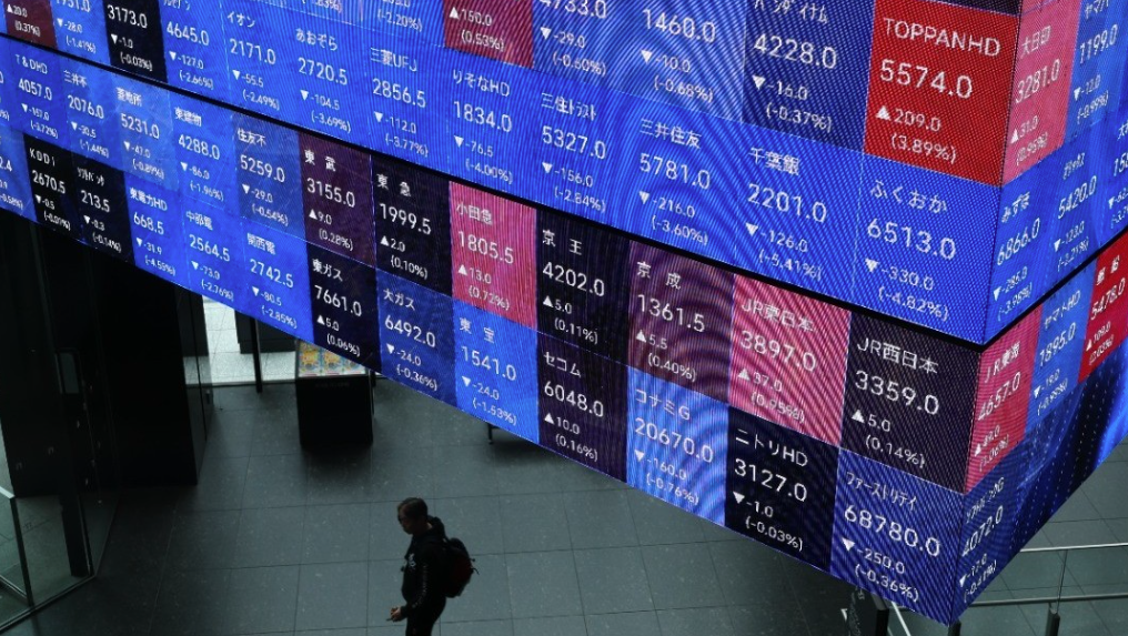 Stocks sink as a weak jobs