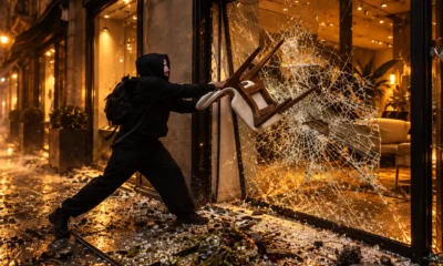 France 3000 shops looted staff full state pay